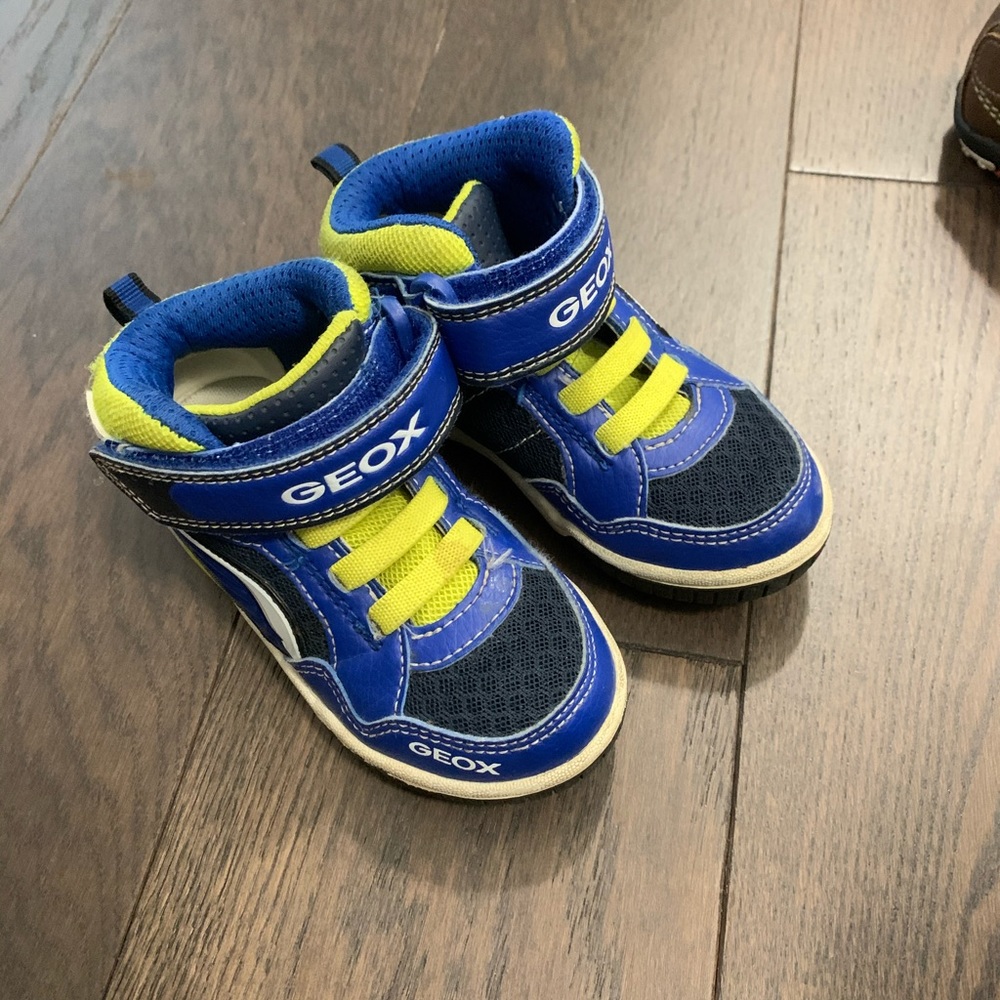 Geox toddler high top shoes size9.5 boys